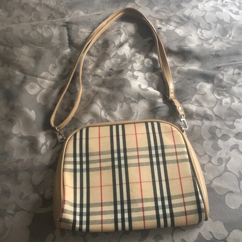 Nova Check Purse ✨